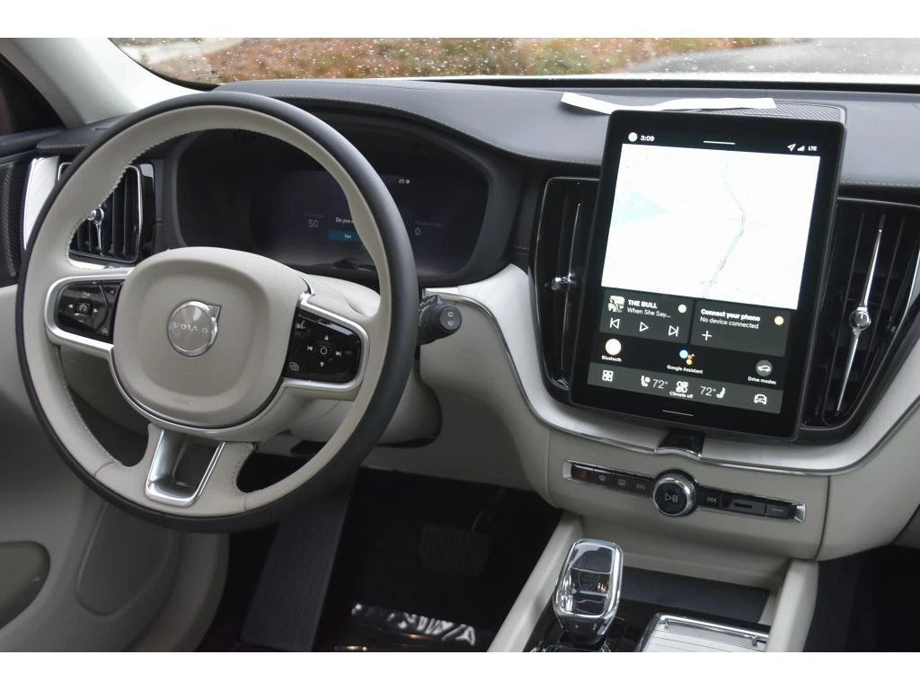 2026 Volvo - image 14