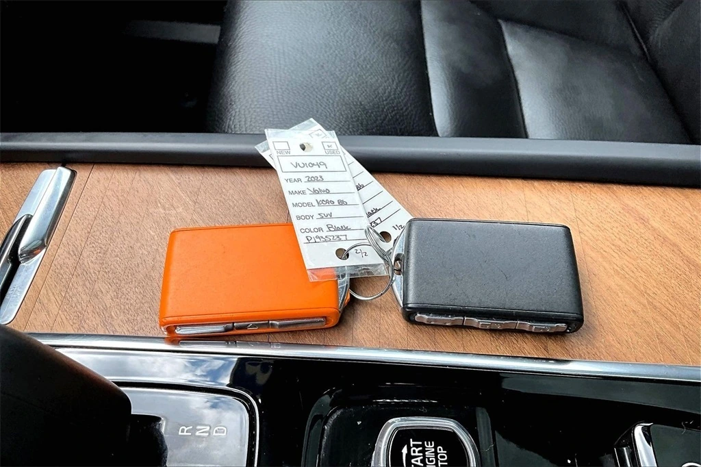 2023 Volvo - image 35