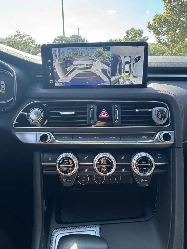 2023 Genesis G70 Advanced 3.3T Sport Prestige photo 9