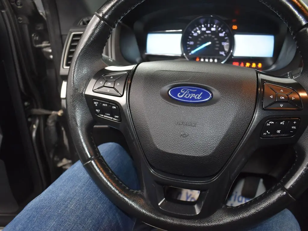 2018 Ford Explorer XLT photo 13