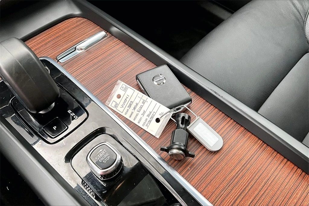 2023 Volvo - image 34