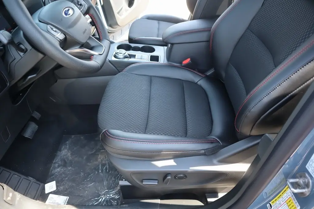 2026 Ford Escape ST-Line photo 10