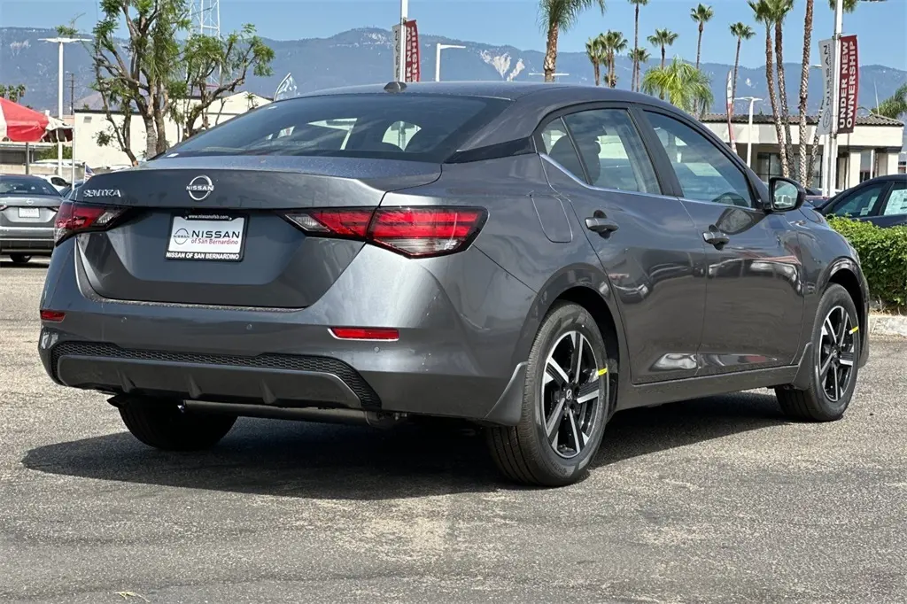 2025 Nissan Sentra SV photo 3