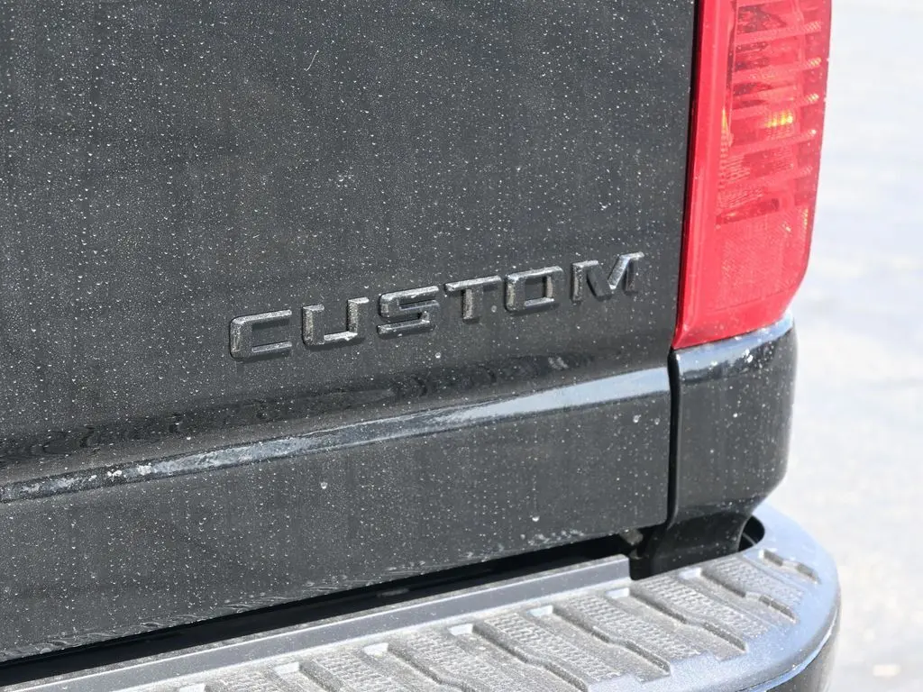2026 Chevrolet Silverado 2500HD Custom photo 4