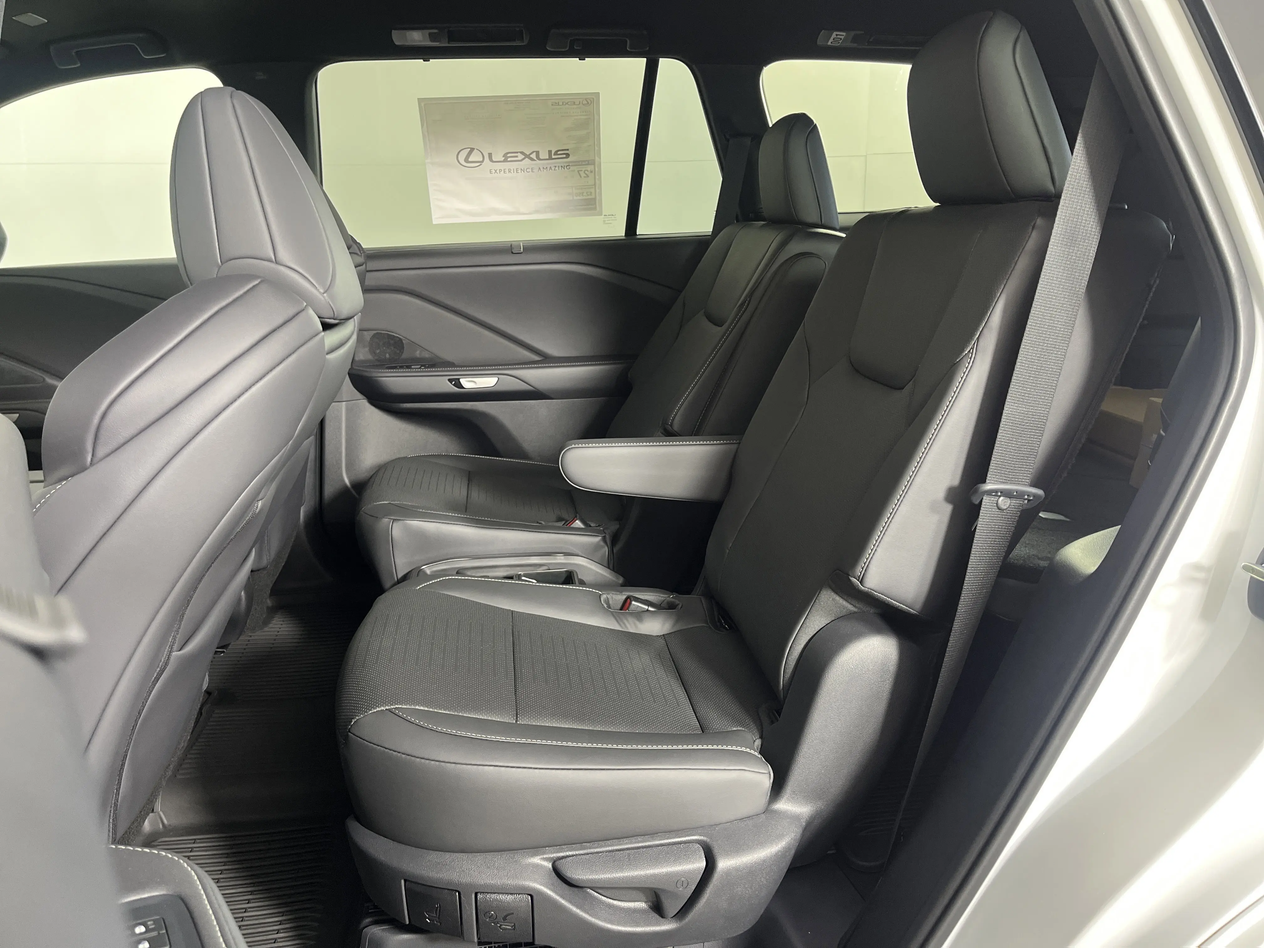 2025 Lexus TX 500h F SPORT Performance Premium photo 6