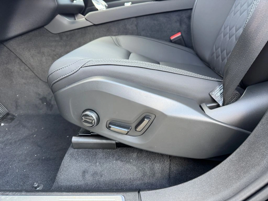 2026 Volvo - image 15