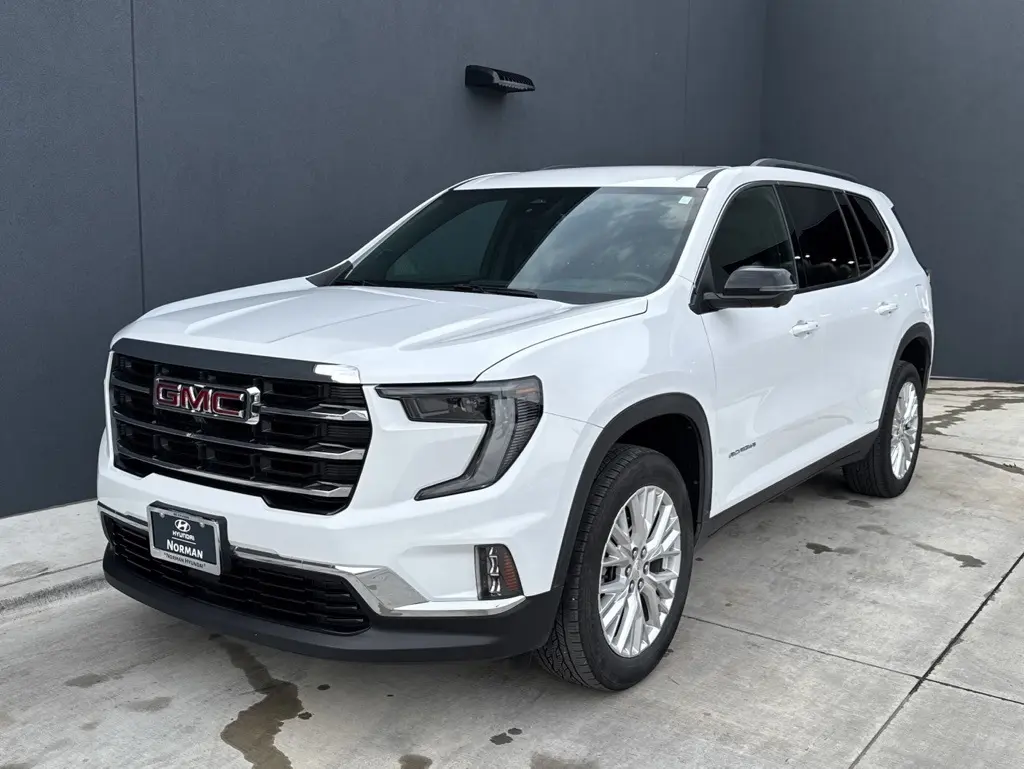 2024 GMC Acadia Elevation&#x27;s photo