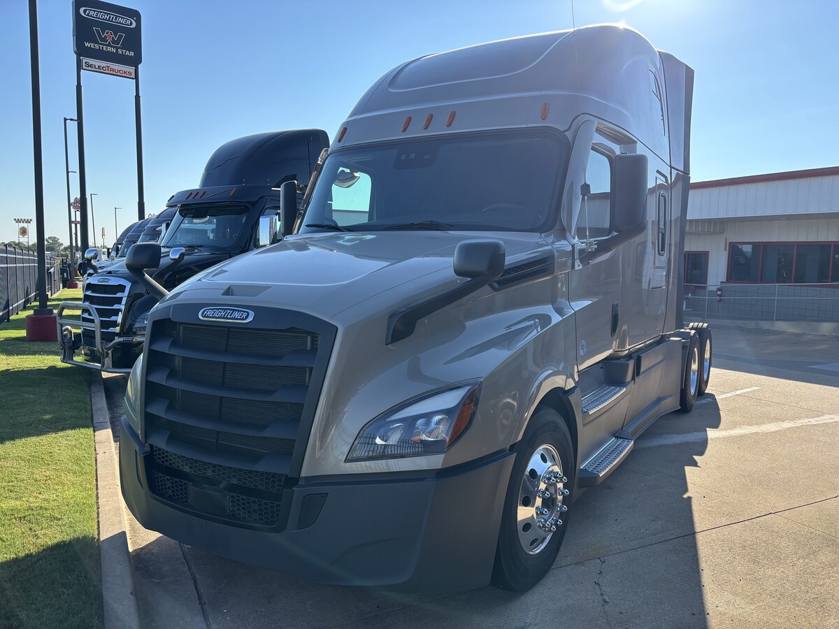 2024 FREIGHTLINER Cascadia