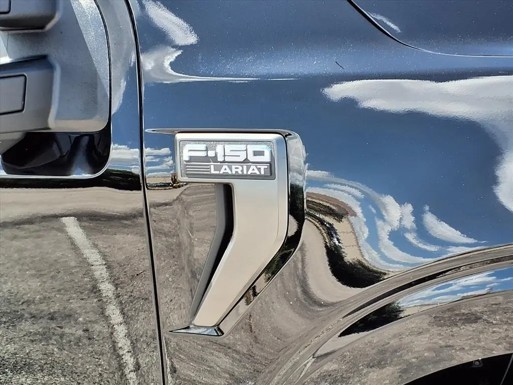 2023 Ford F-150 Lariat photo 11