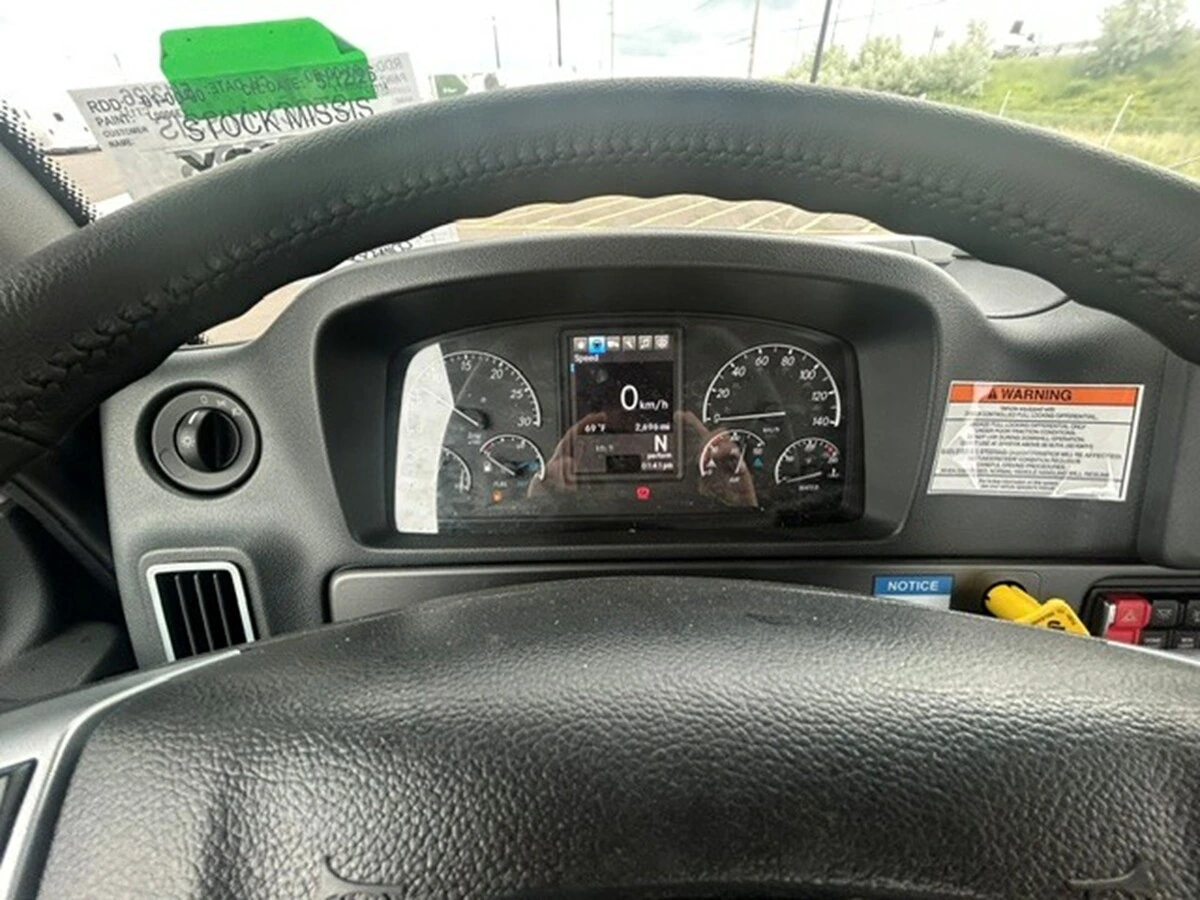 2027 Freightliner 114SD — photo 8