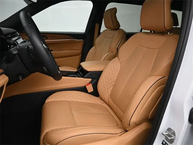 2024 Jeep Grand Cherokee L Summit photo 9