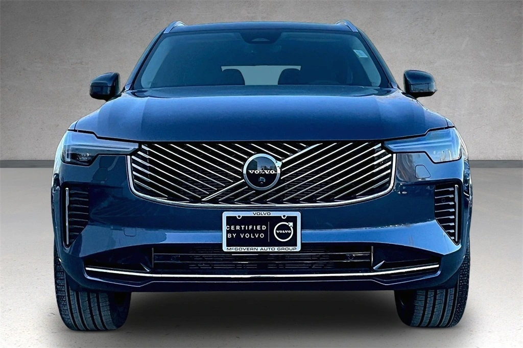 2026 Volvo - image 2