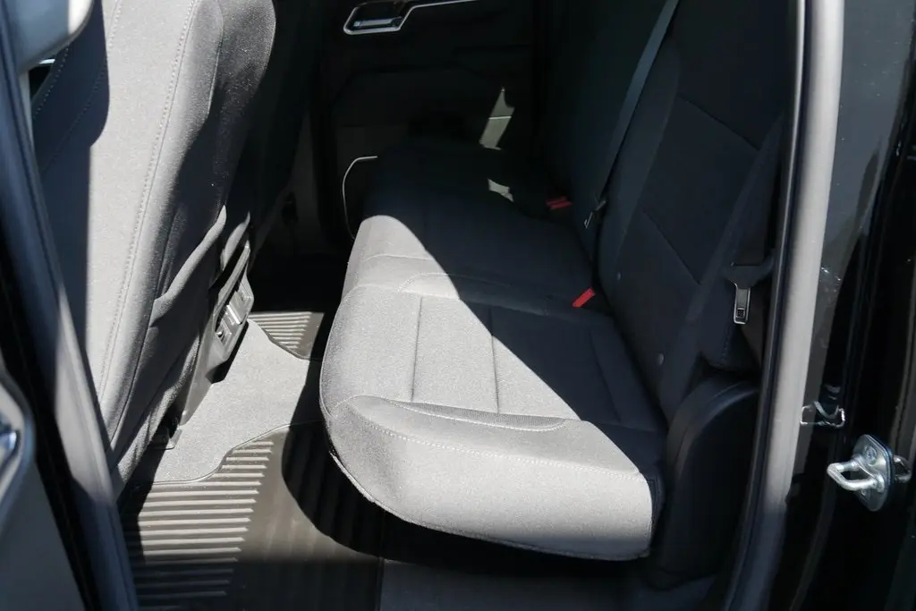 2025 Chevrolet Silverado 1500 LT photo 24