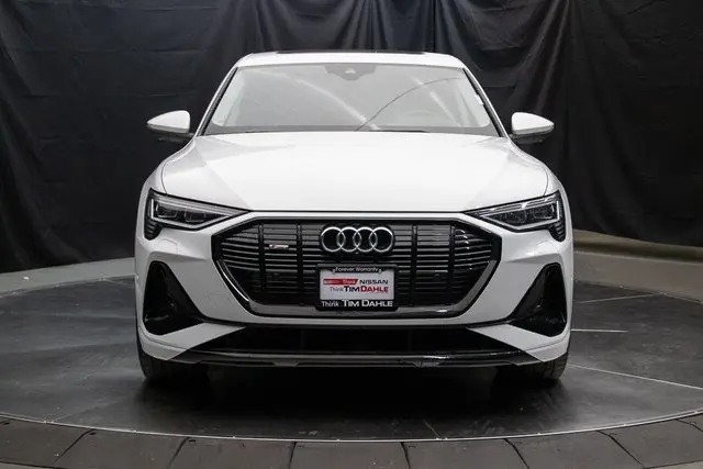 2022 Audi e-tron Sportback S line Prestige photo 4