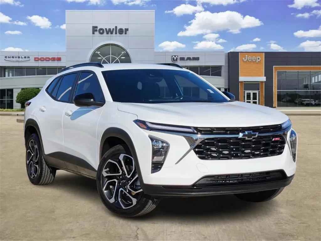 2025 Chevrolet Trax RS's photo