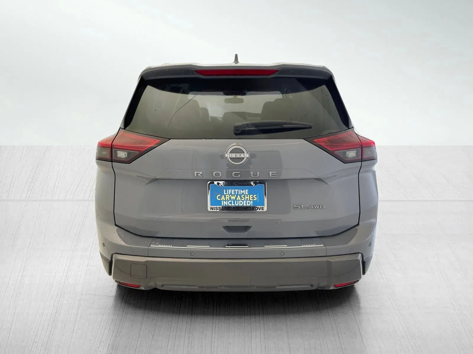 2025 Nissan Rogue SL photo 3