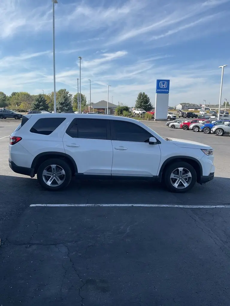 2025 Honda Pilot EX-L photo 5