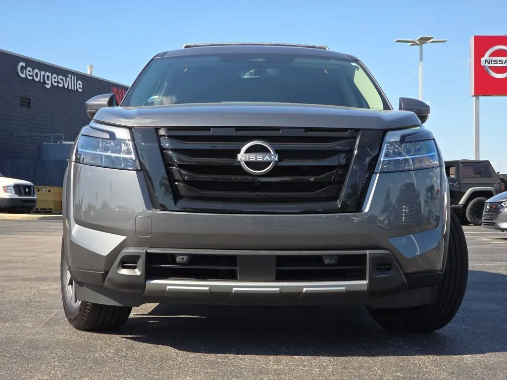 2024 Nissan Pathfinder SL photo 10