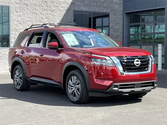 2025 Nissan Pathfinder SV photo 8