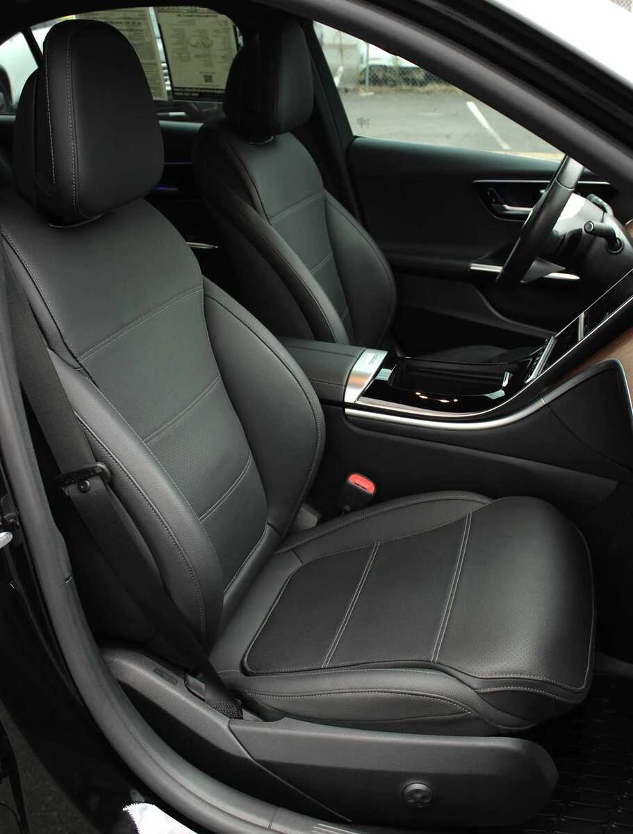 2025 Mercedes-Benz C-Class Sedan C 300 - Photo 20
