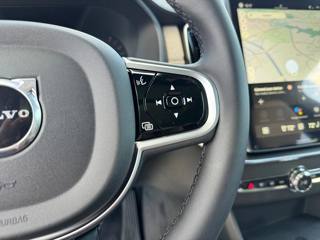 2026 Volvo - image 17