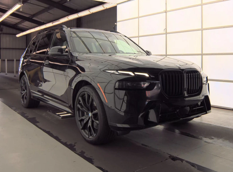 2023 BMW X7