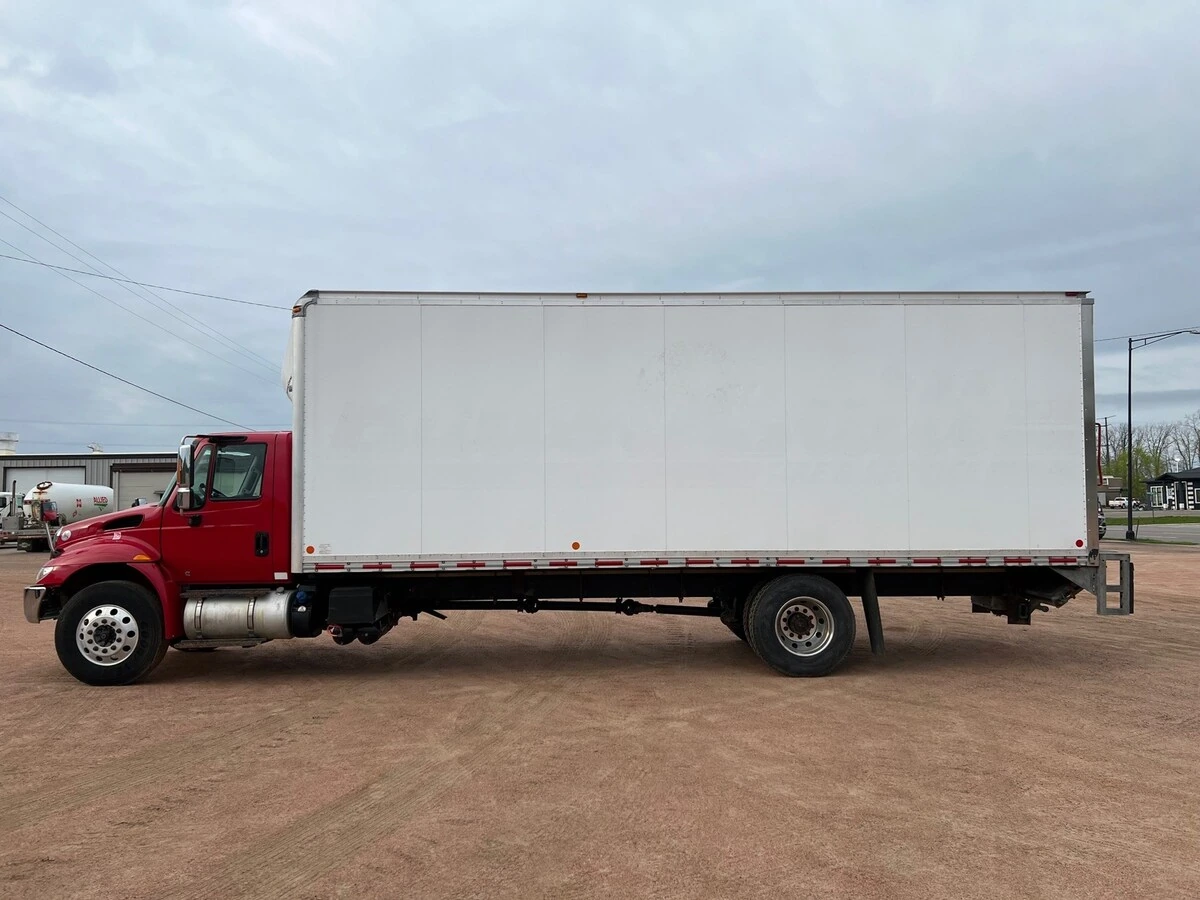 2019 International - image 2