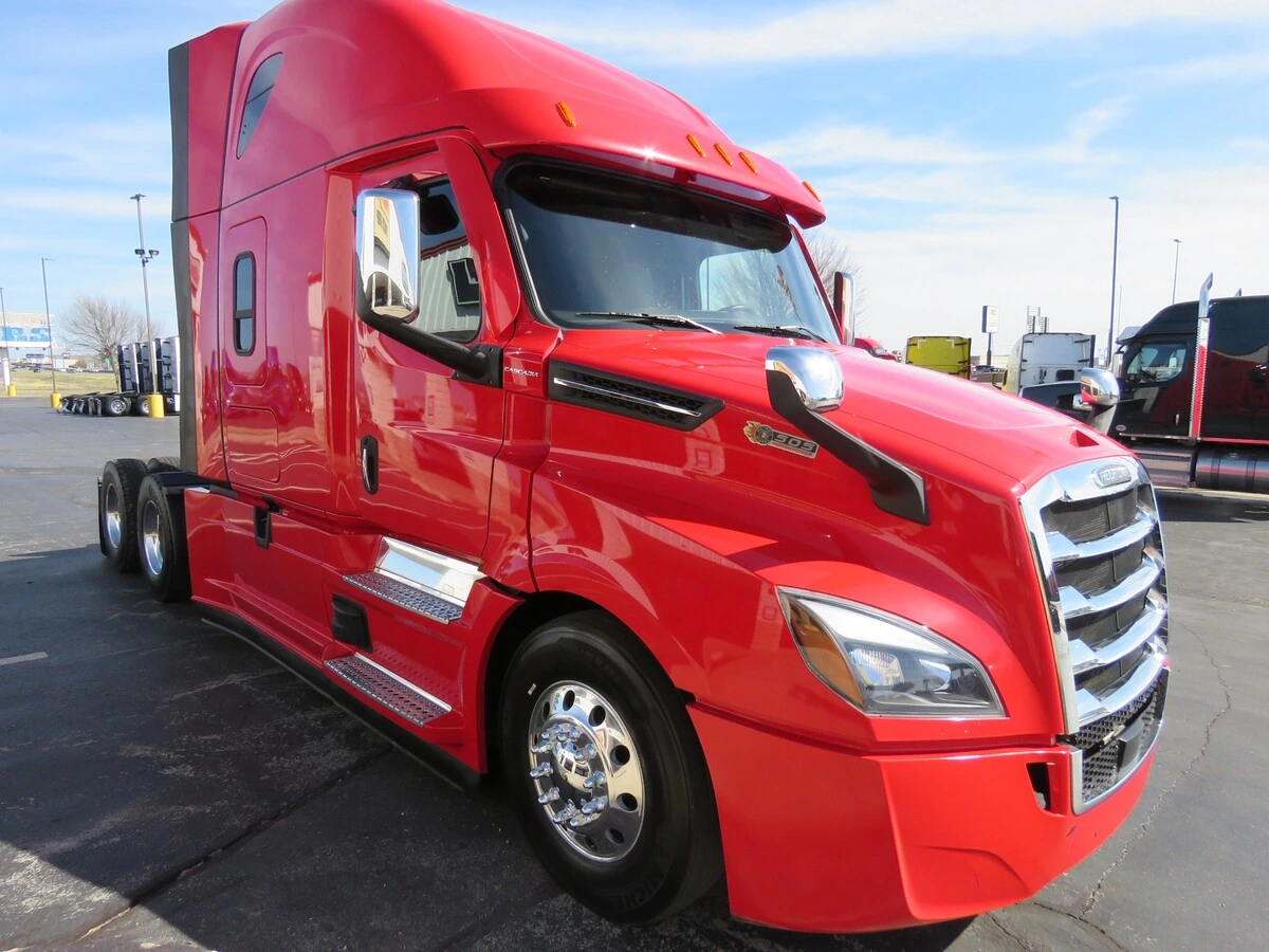 2022 Freightliner Cascadia - image 10
