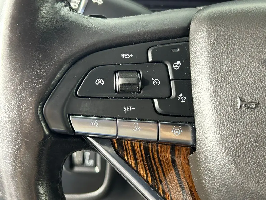 2022 Cadillac Escalade ESV Premium Luxury photo 24