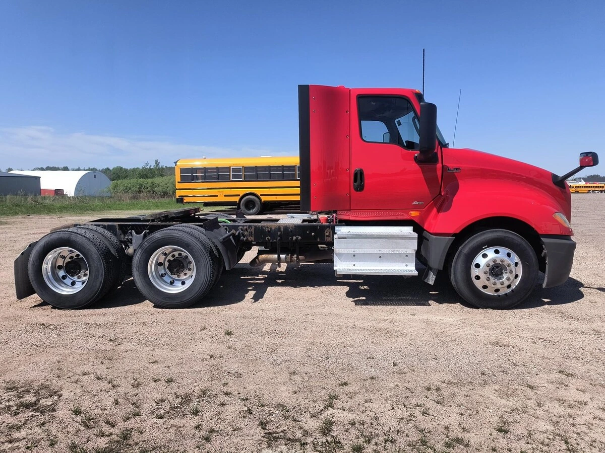 2020 International LT in Chippewa Falls, WI — photo 4