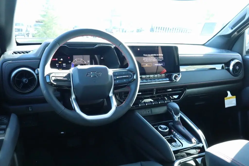 2026 Chevrolet Colorado Z71 photo 2