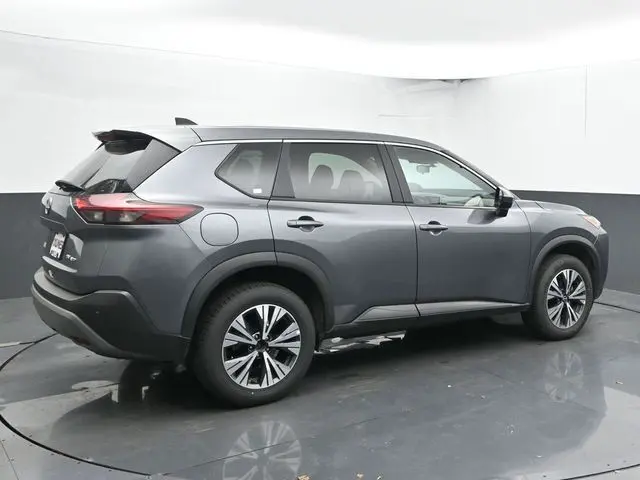 2023 Nissan Rogue SV photo 5