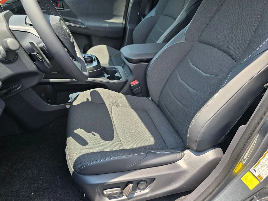 2026 Toyota C-HR SE - Photo 17