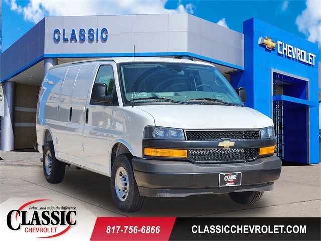 2025 Chevrolet Express 2500 Work Van HD's photo