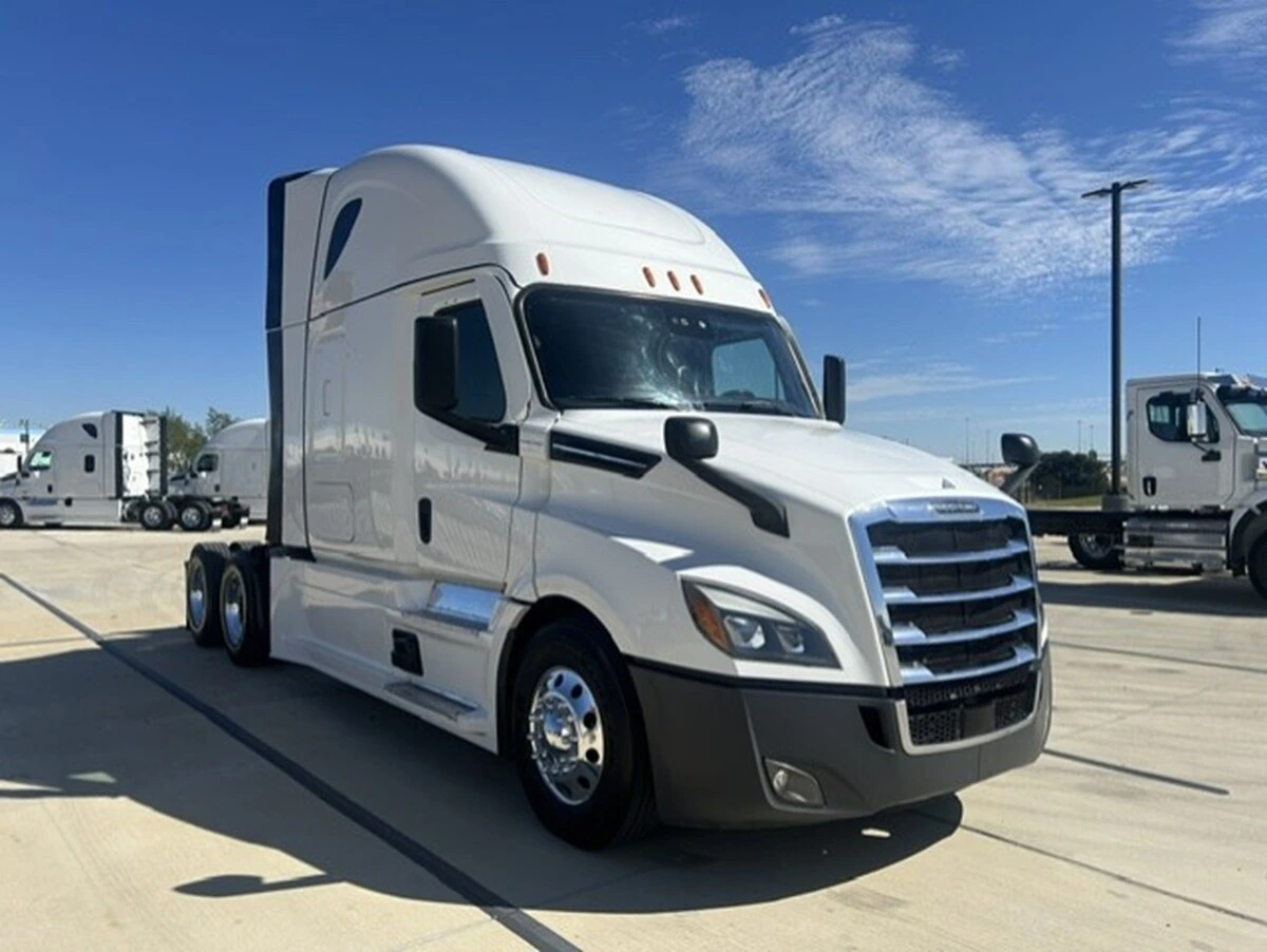 2025 Freightliner Cascadia — photo 6