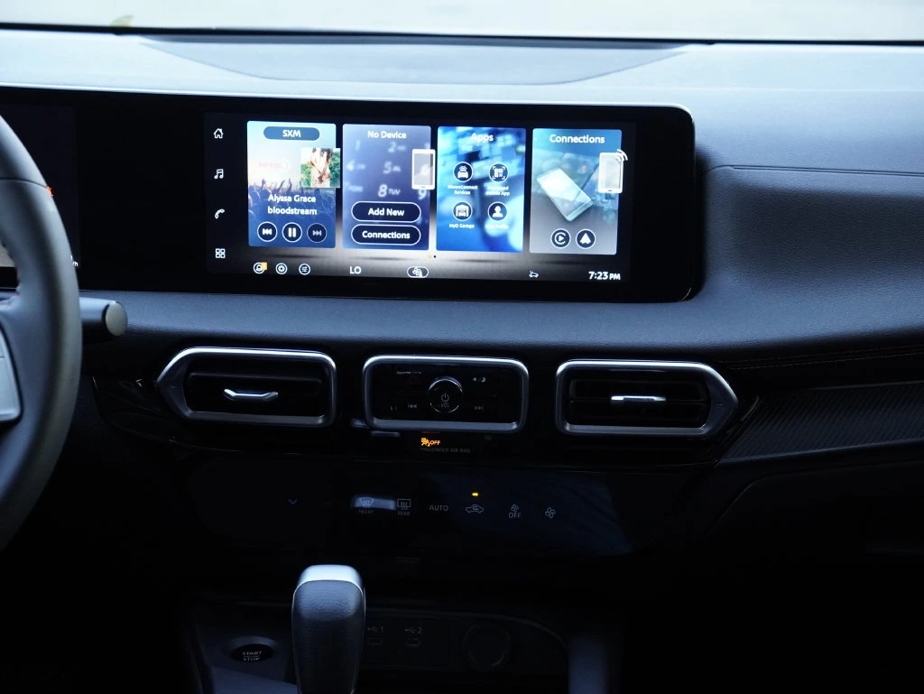 2026 Nissan Sentra SR - Photo 30