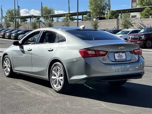 2024 Chevrolet Malibu 1LT photo 2