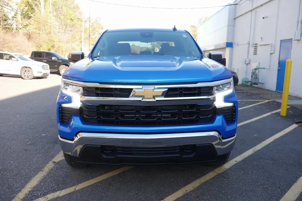 2026 Chevrolet Silverado 1500 LT photo 3