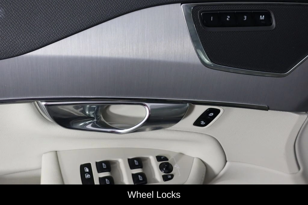 2023 Volvo - image 21