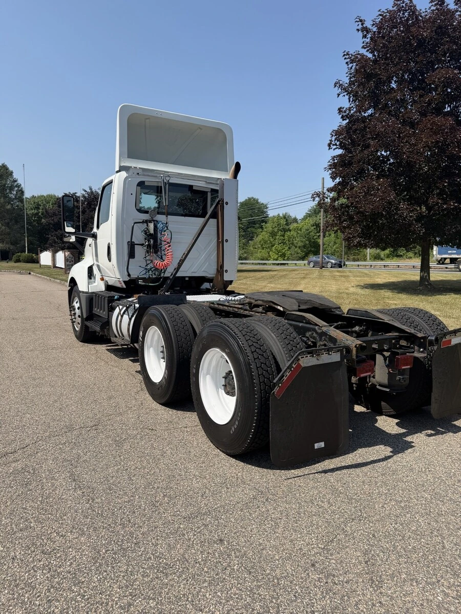 2019 International LT in Linden, NJ — photo 3