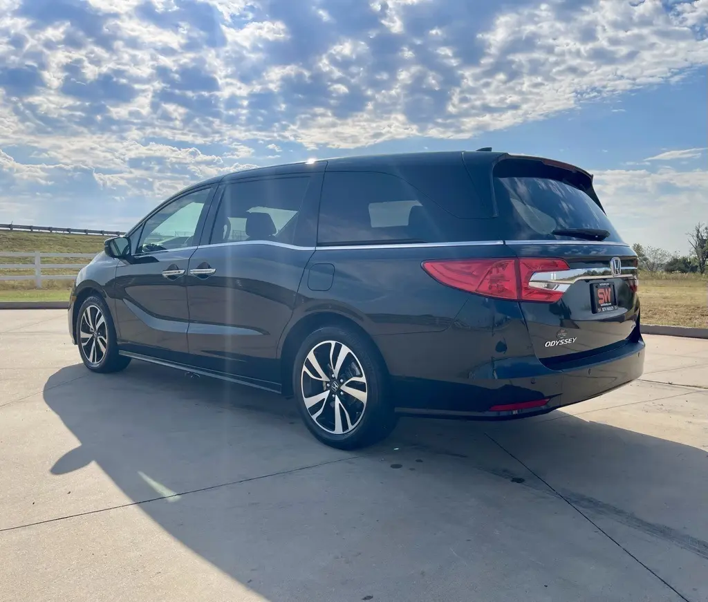2018 Honda Odyssey Elite photo 4