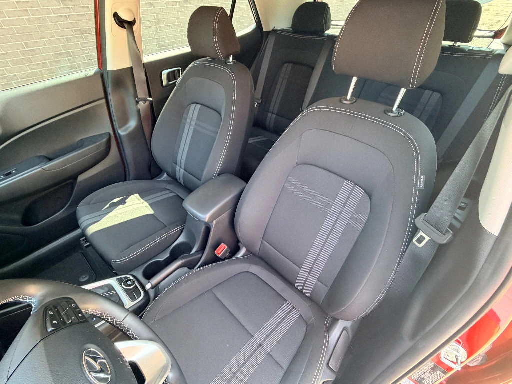 2025 Hyundai Venue SEL - Photo 14