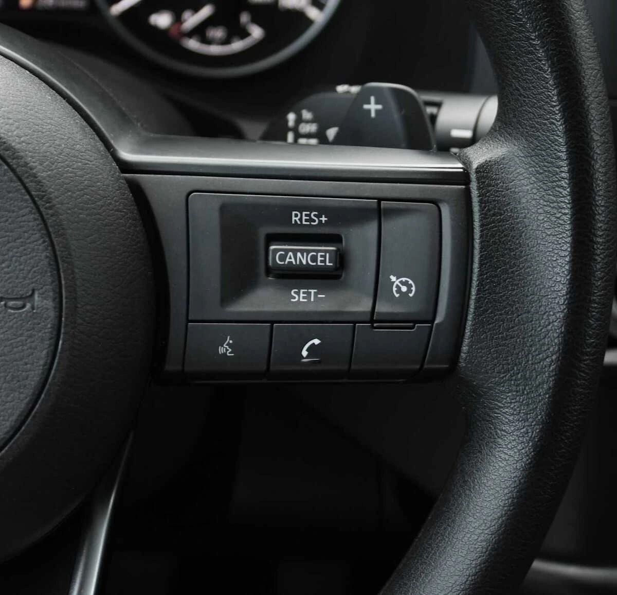 2023 Nissan Pathfinder S - Photo 29