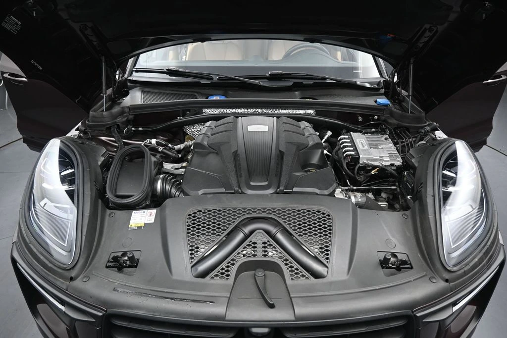 2023 Porsche Macan S - Photo 16