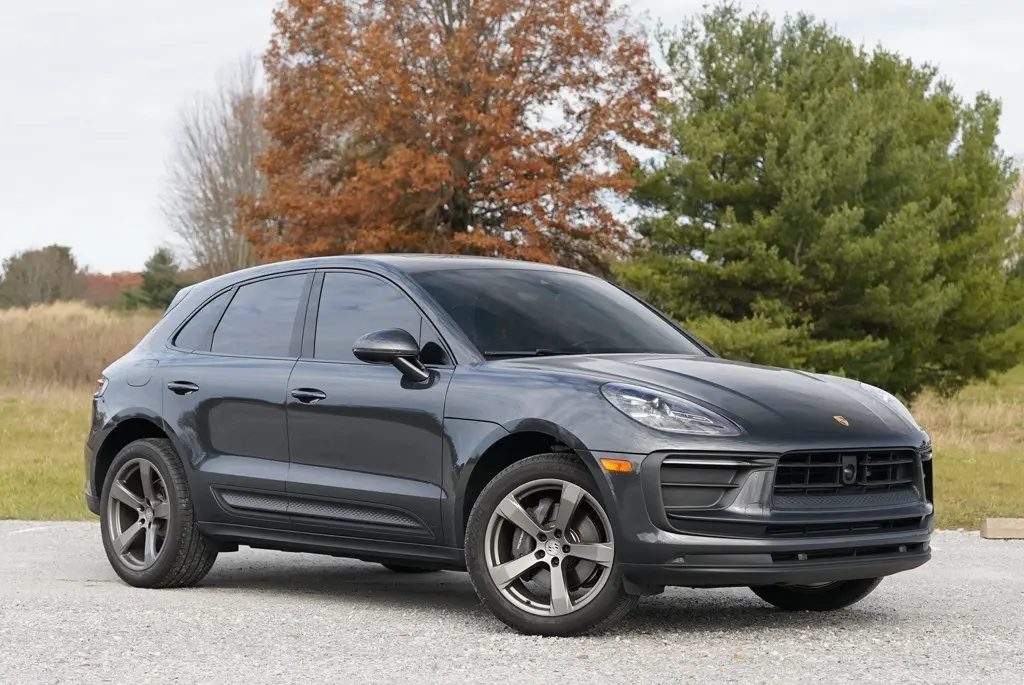 2023 Porsche Macan Base
