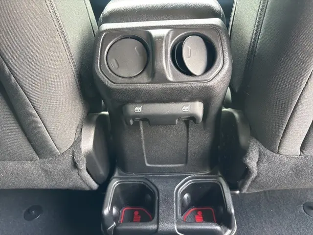 2019 Jeep Wrangler Unlimited Sport S photo 12