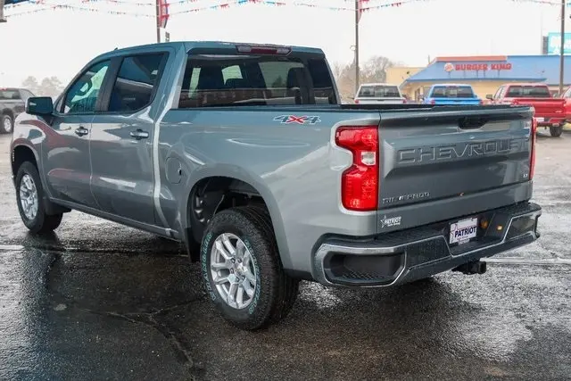 2026 Chevrolet Silverado 1500 LT1 photo 3