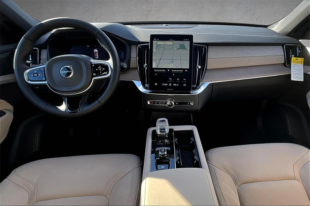 2026 Volvo - image 5