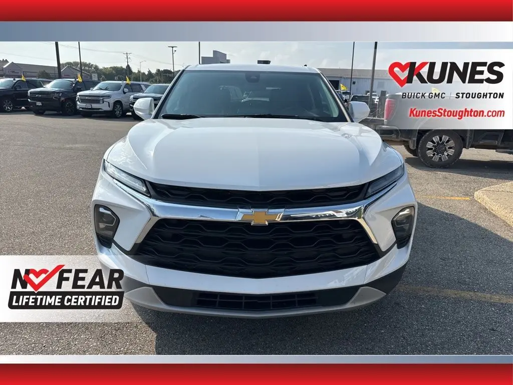 2024 Chevrolet Blazer 2LT photo 3