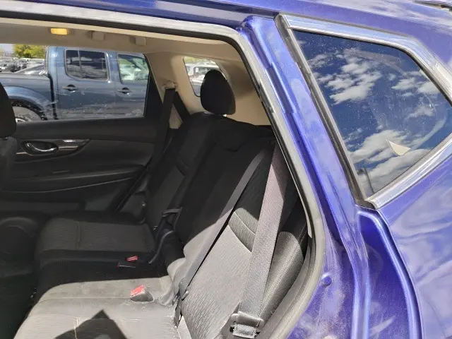 2019 Nissan Rogue SV photo 10